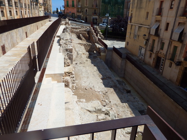  Tarragona, Старый город, Национального археологического музей, Капитолийская волчица, крепостная стена. Espanya, El 2015