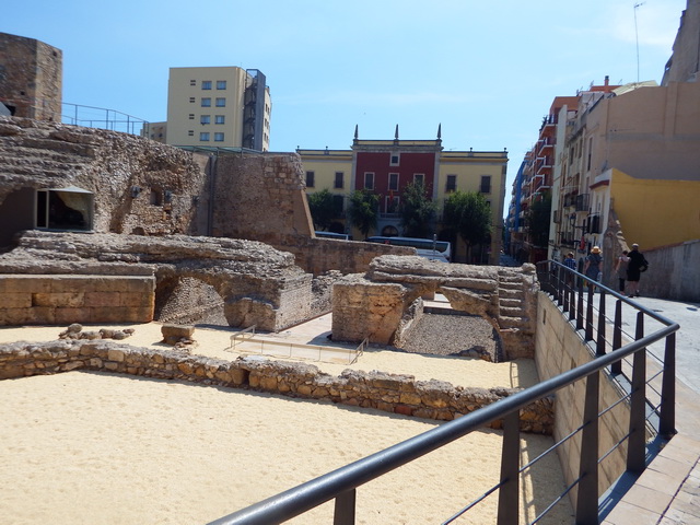  Tarragona, Старый город, Национального археологического музей, Капитолийская волчица, крепостная стена. Espanya, El 2015