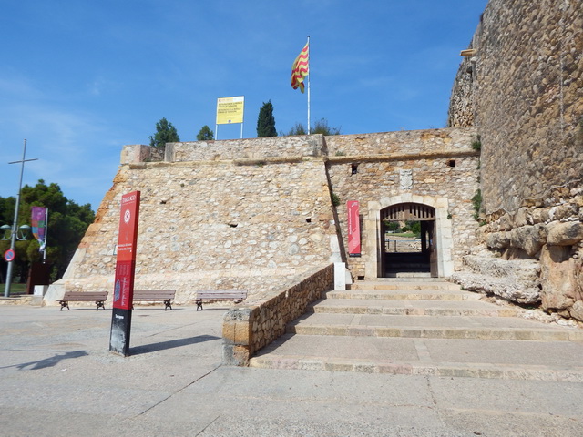  Tarragona, Старый город, Национального археологического музей, Капитолийская волчица, крепостная стена. Espanya, El 2015