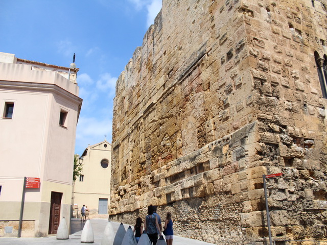  Tarragona, Старый город, Национального археологического музей, Капитолийская волчица, крепостная стена. Espanya, El 2015